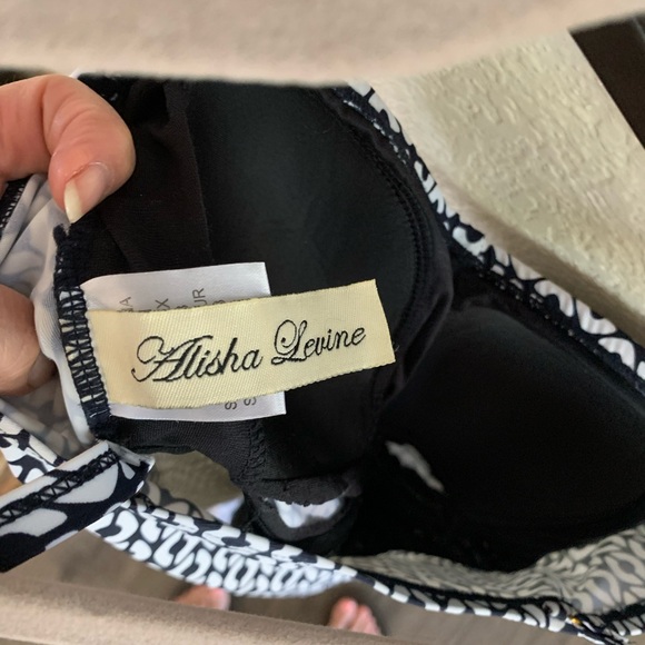 Alisha Levine one piece swimsuit - Picture 3 of 4